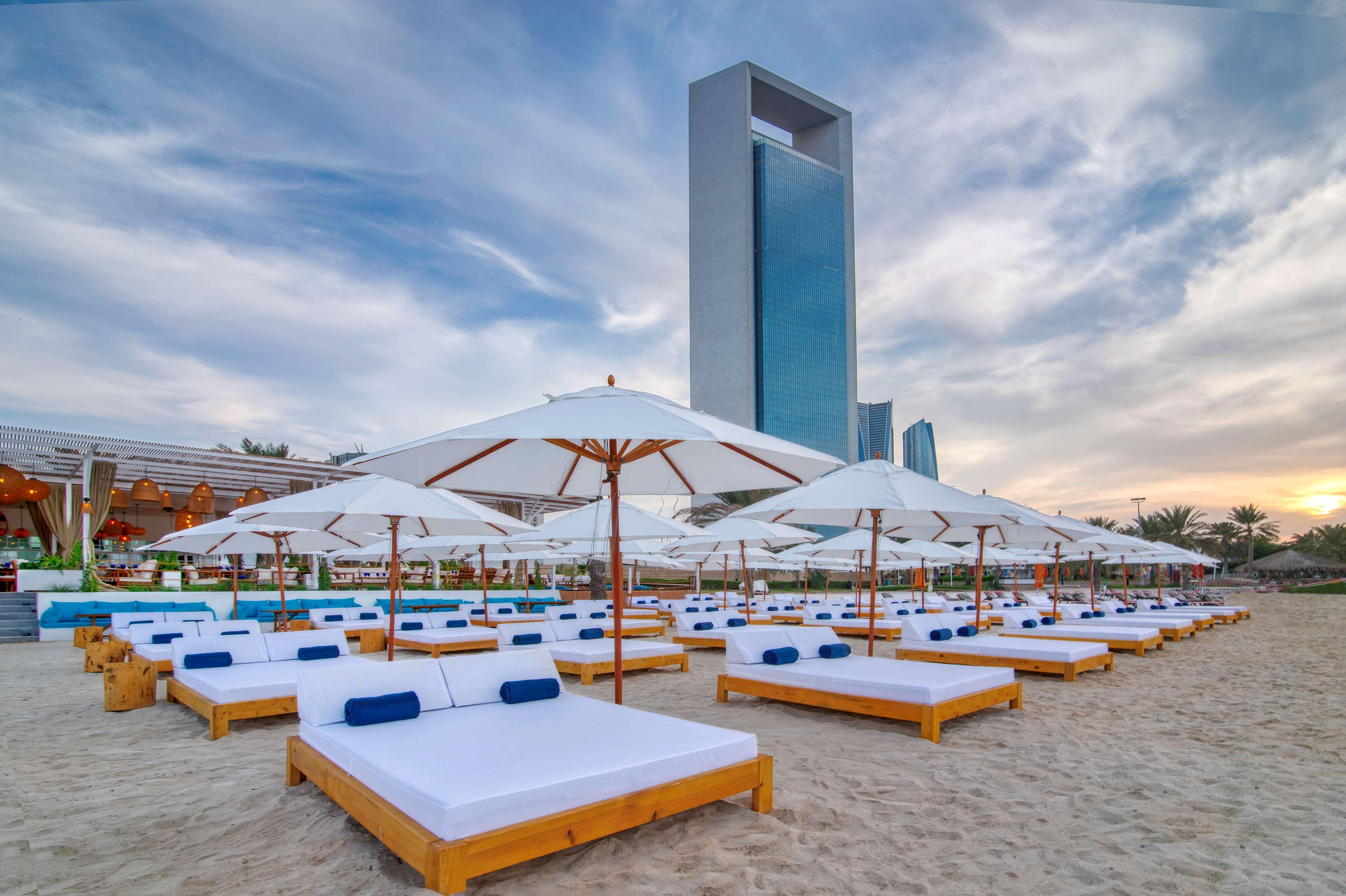 Radisson Blu Hotel & Resort, Abu Dhabi Corniche エクステリア 写真