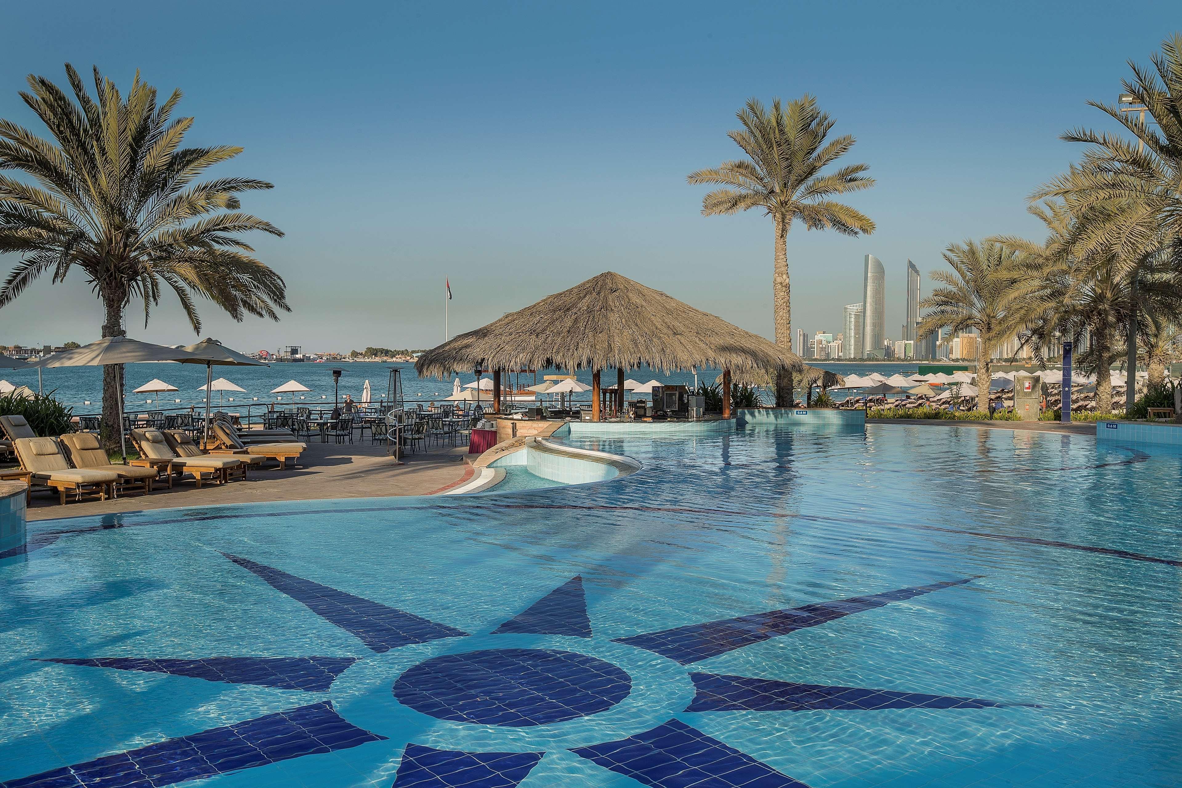 Radisson Blu Hotel & Resort, Abu Dhabi Corniche エクステリア 写真