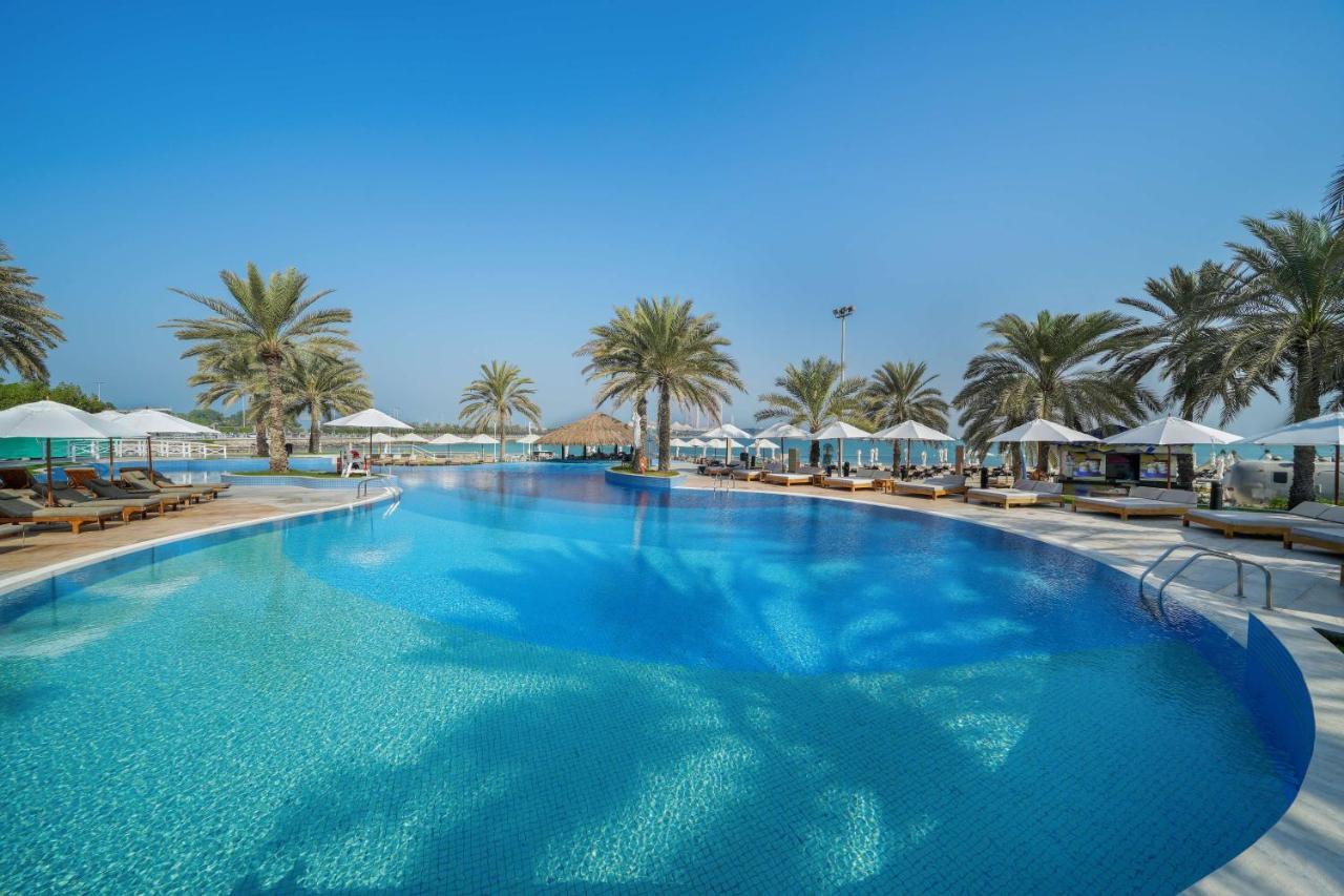 Radisson Blu Hotel & Resort, Abu Dhabi Corniche エクステリア 写真