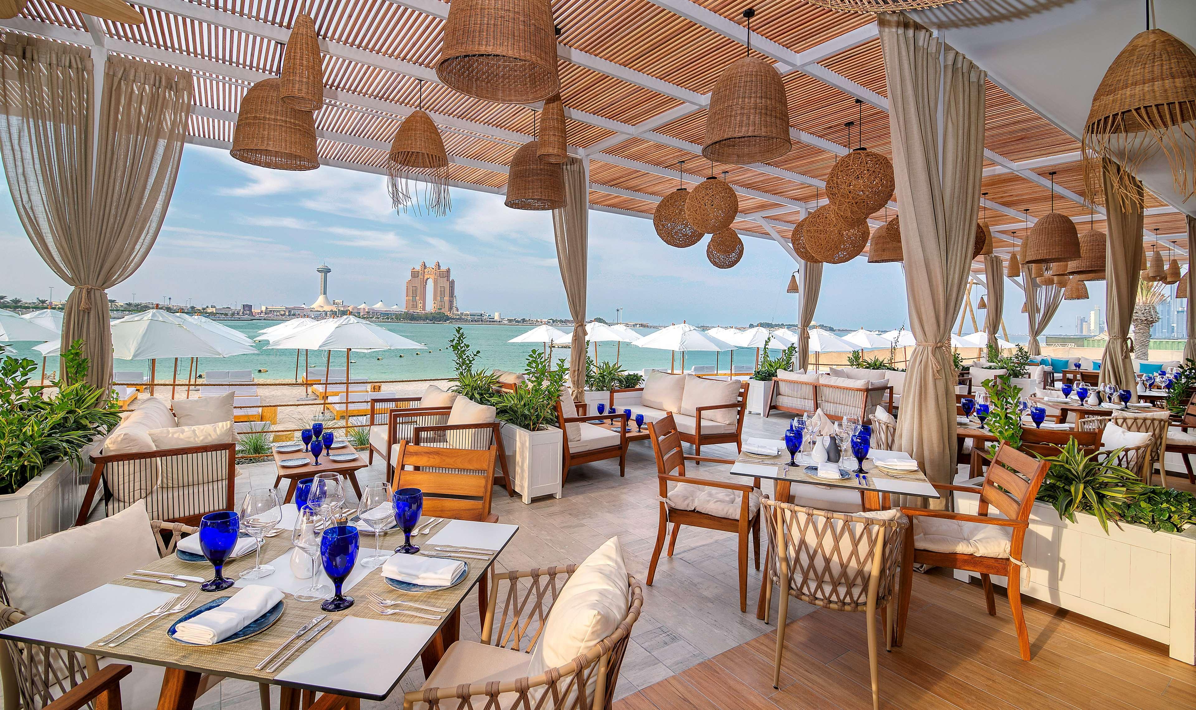 Radisson Blu Hotel & Resort, Abu Dhabi Corniche エクステリア 写真