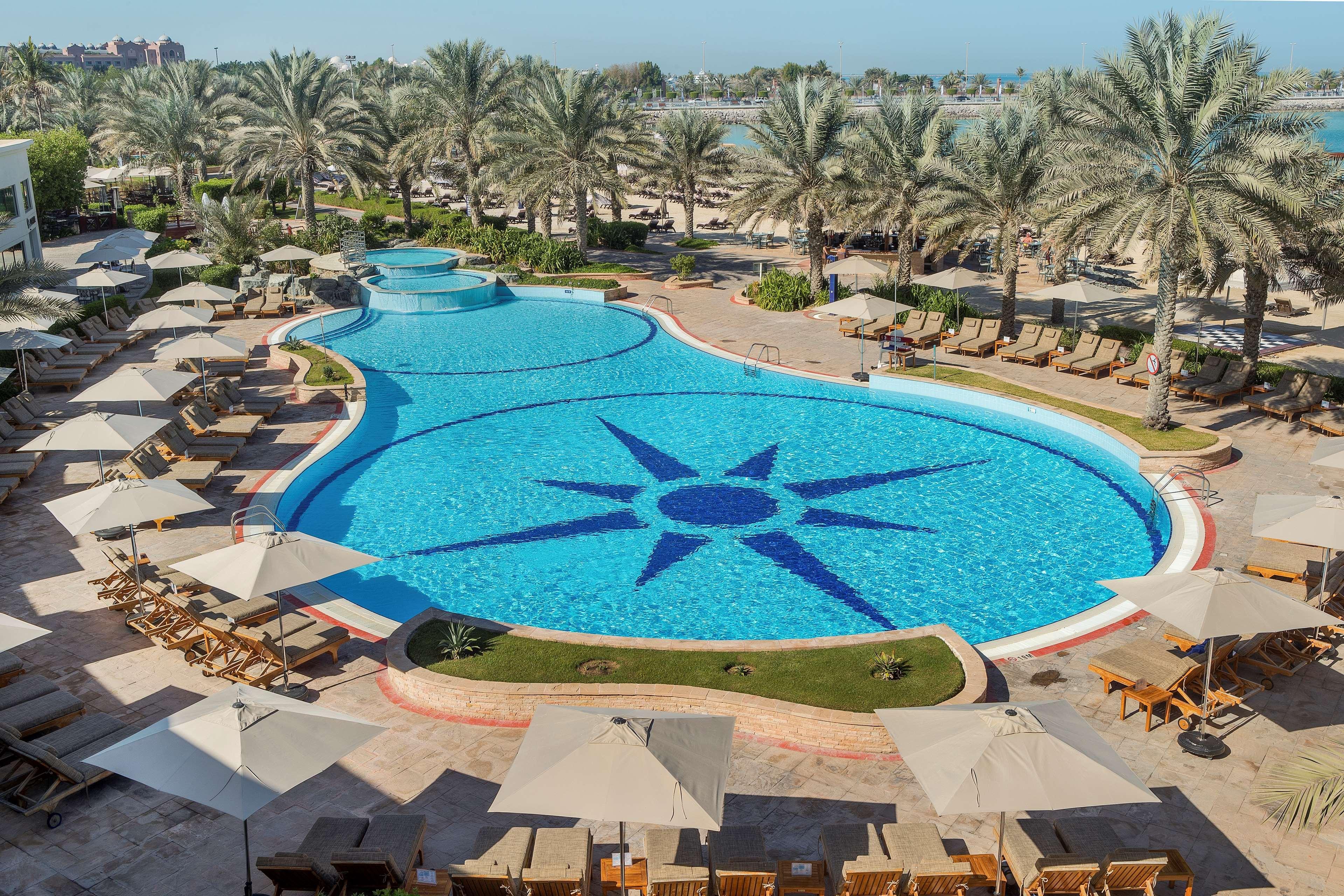 Radisson Blu Hotel & Resort, Abu Dhabi Corniche エクステリア 写真