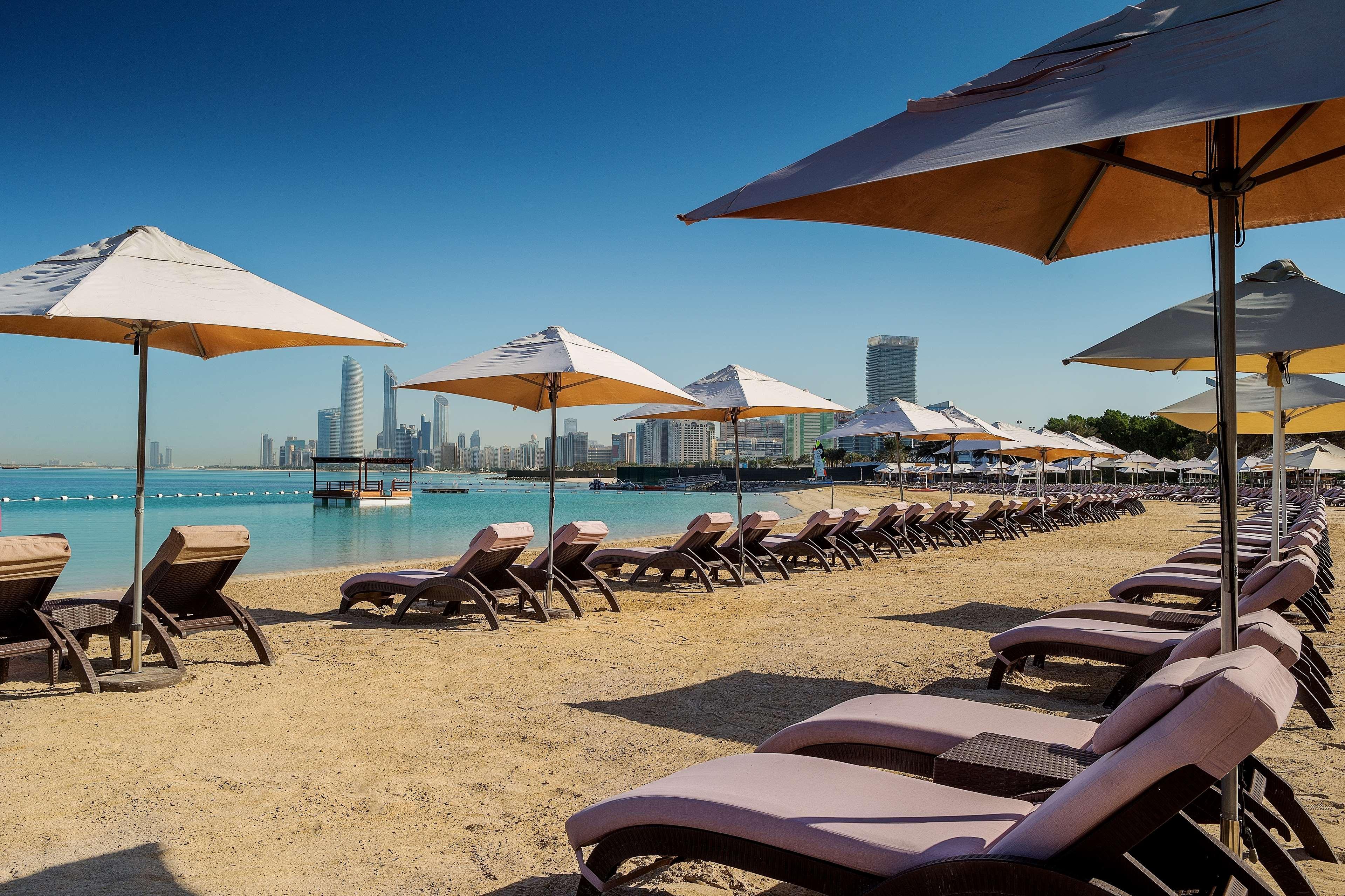 Radisson Blu Hotel & Resort, Abu Dhabi Corniche エクステリア 写真